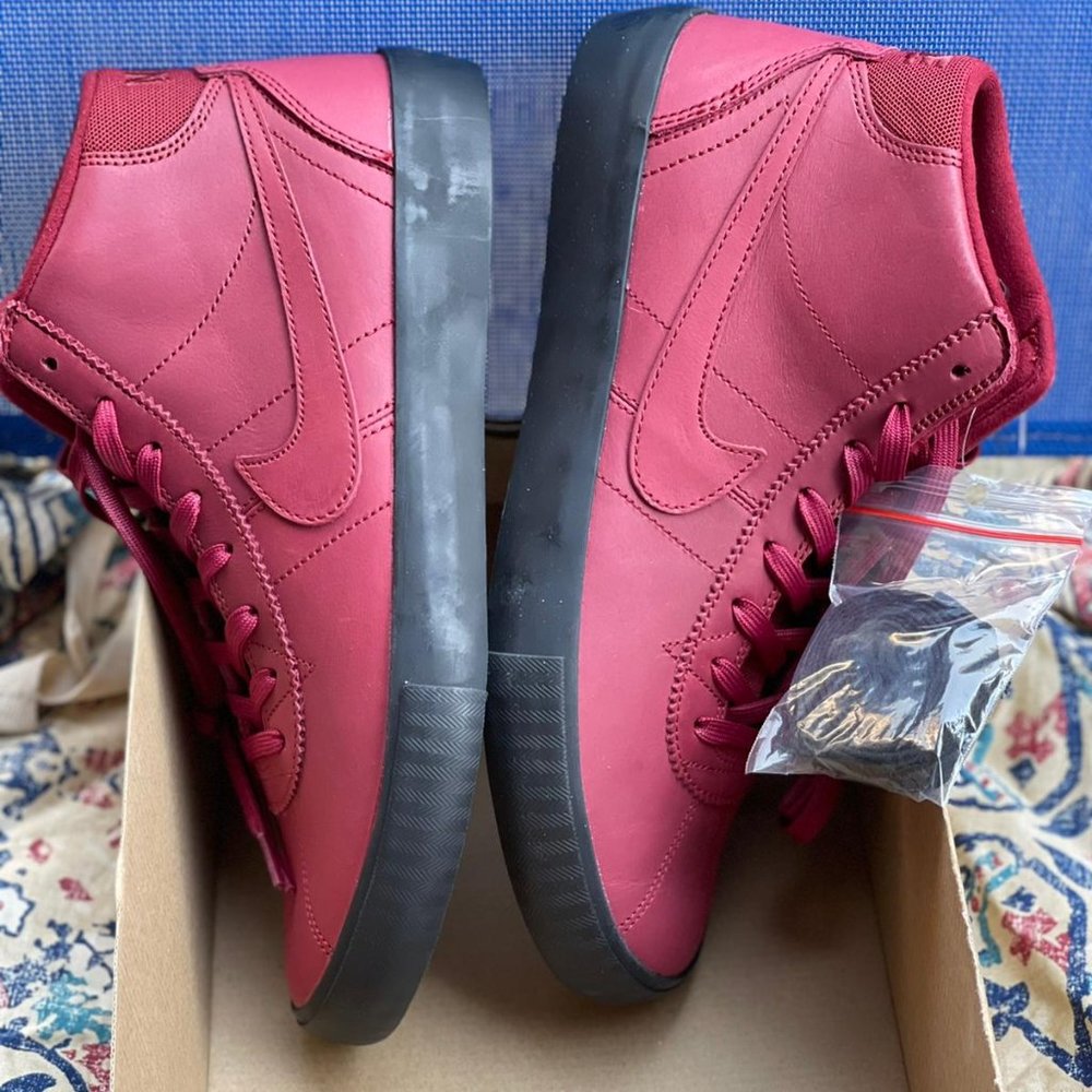 New Nike SB Bruin Hi Red/Black 8.5M/10W/42EUR